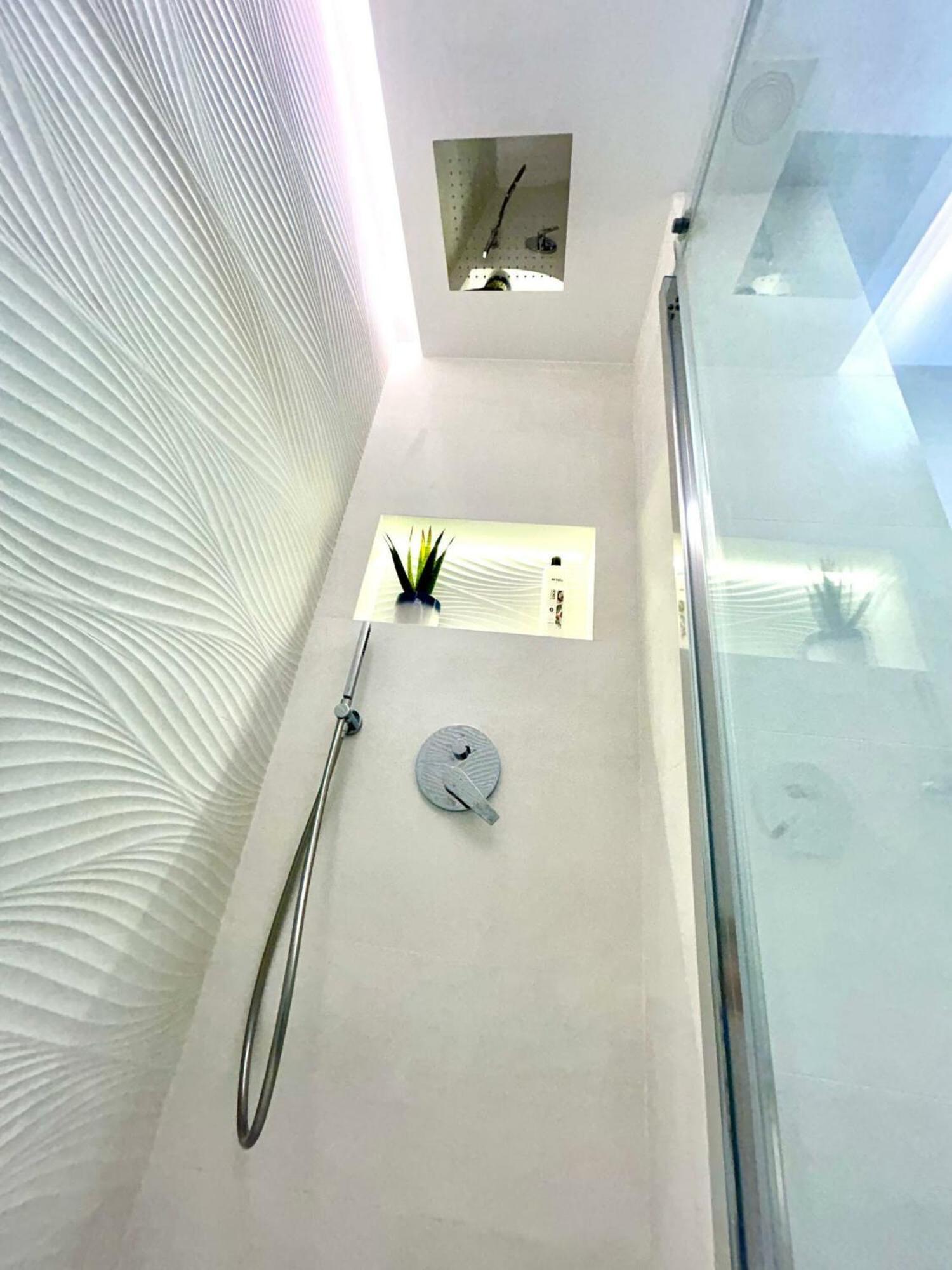 Gatu Premium Deseo Piso De Lujo Con Parking " Preferente Mayores De 25 Anos Y Familias " Cadiz Exterior photo